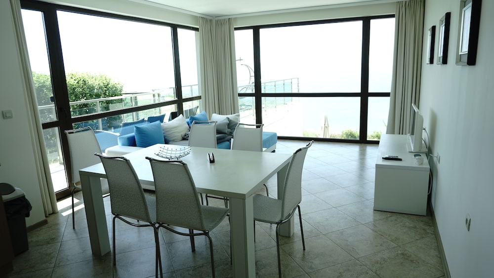 Comfort Apartment, 2 Bedrooms, Balcony, Sea View photo 1