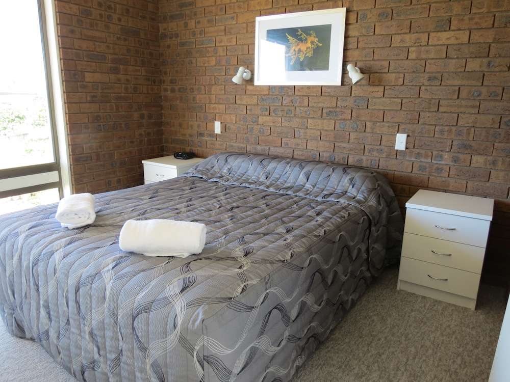 2 Bedroom Townhouse photo 3