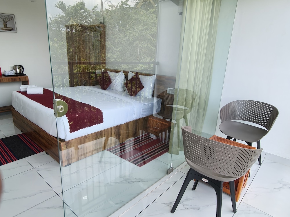 Superior Double Room, Balcony, Lake View