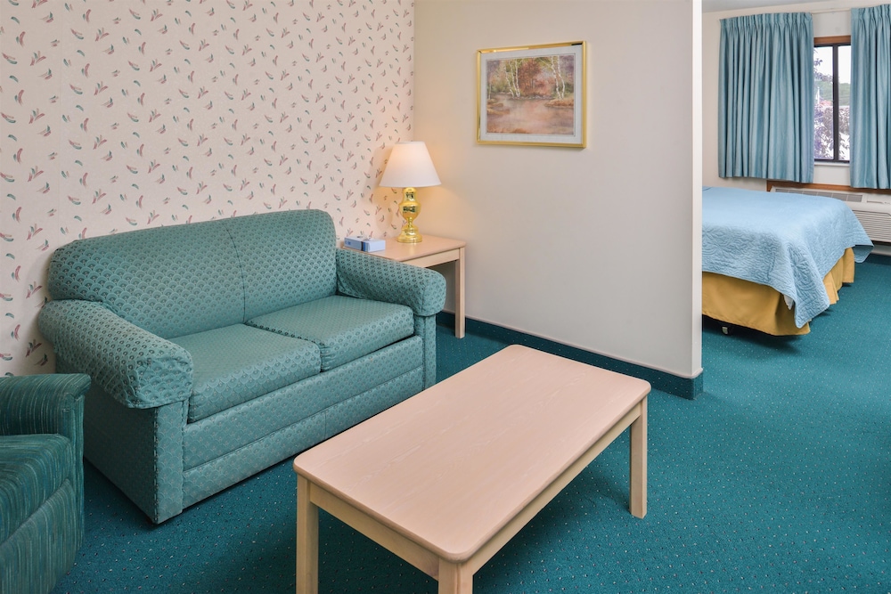 Suite, 1 King Bed, Non Smoking - Photo 6