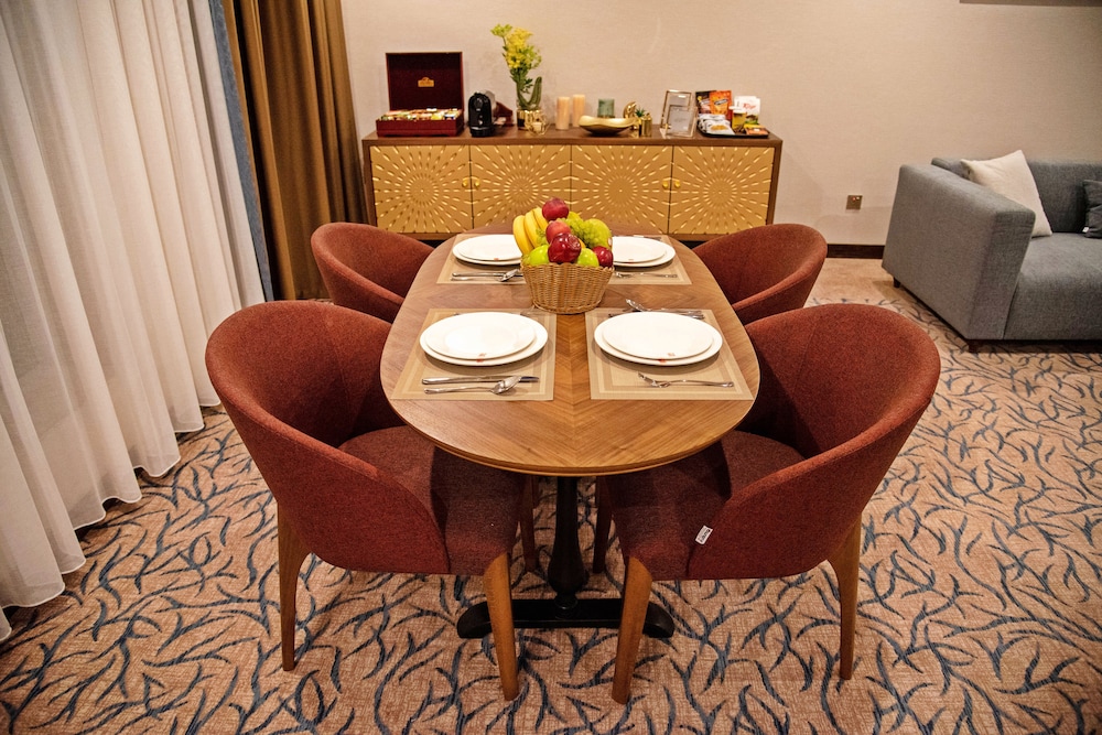 Junior Suite - King - Photo 3