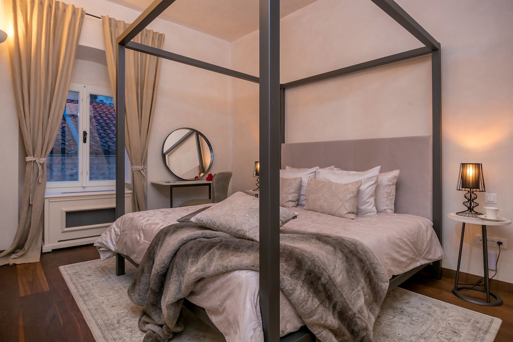 Deluxe Room - Photo 3