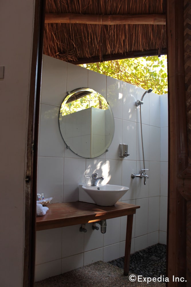 Poolside Room with Aircon photo 3