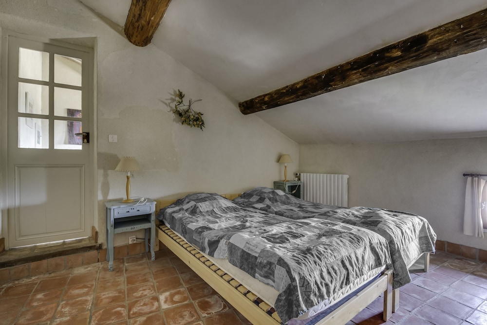 Traditional House photo 3