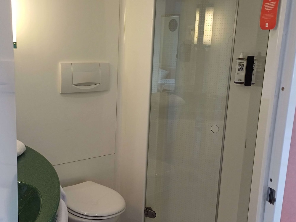 Room, 2 Twin Beds - Photo 11