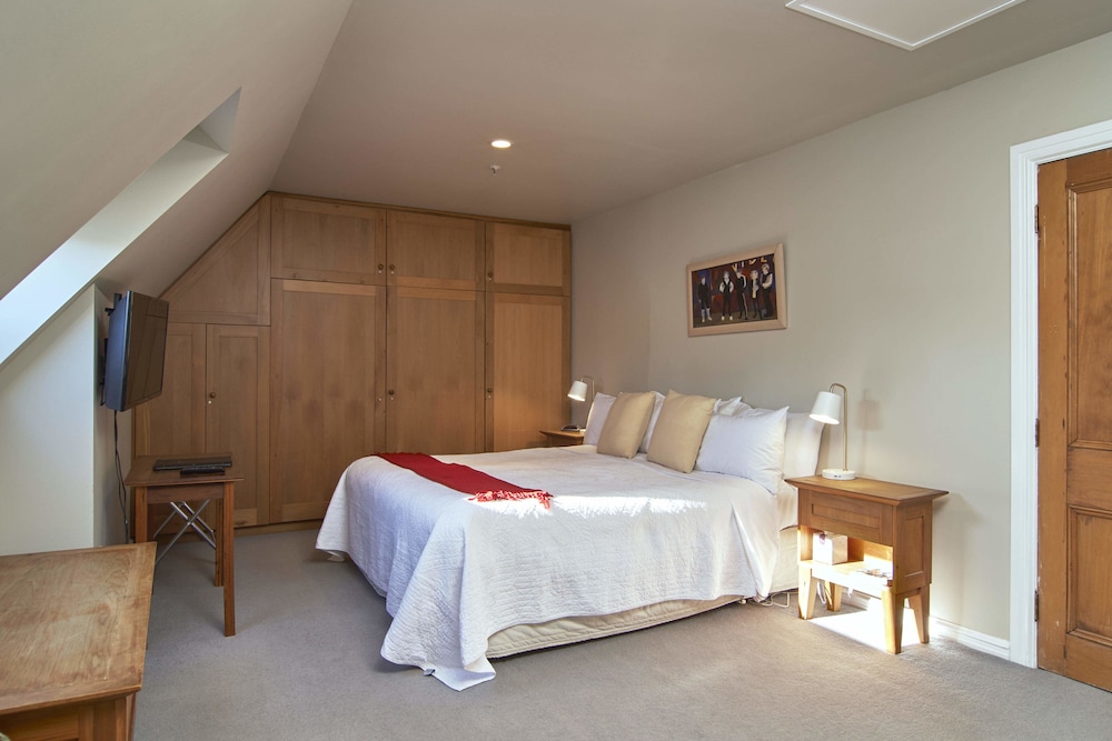 Room 5 photo 1
