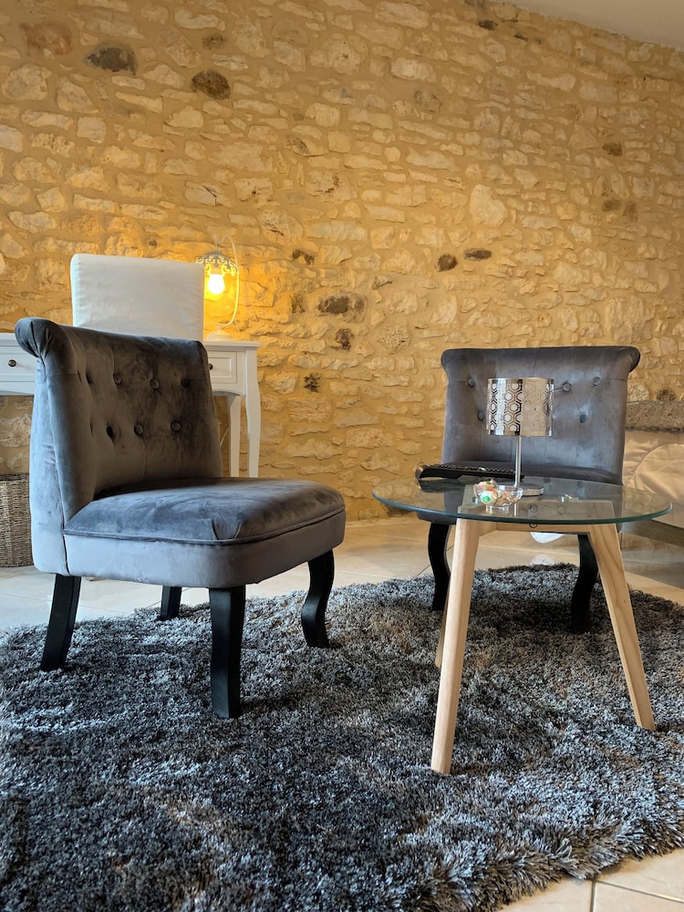 Comfort Room, 1 King Bed, Courtyard View (La Milande) photo 1