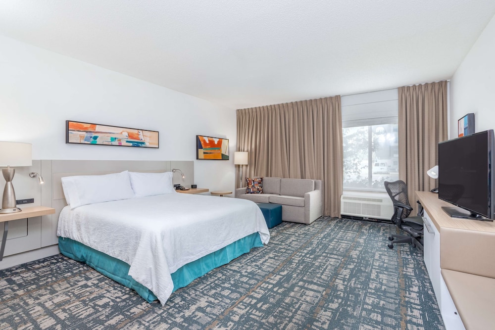 Room, 1 King Bed, Accessible (Mobility & Hearing, Roll-in Shower) - Photo 1