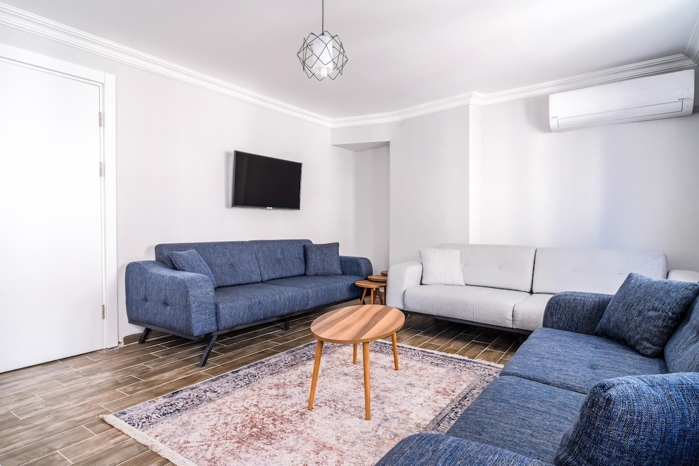 Apartment photo 1