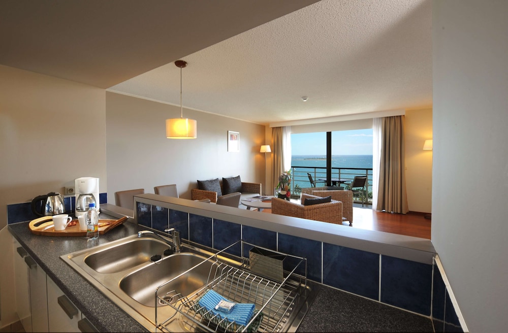 Apartment, 2 Bedrooms, Ocean View photo 3