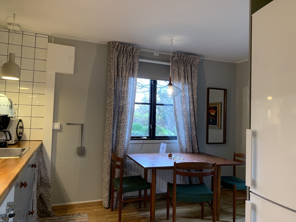 Cabin, 2 Twin Beds, Ensuite, Garden Area photo 3