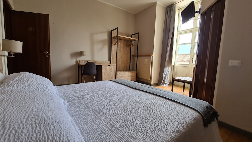 Superior Double or Twin Room - Photo 3