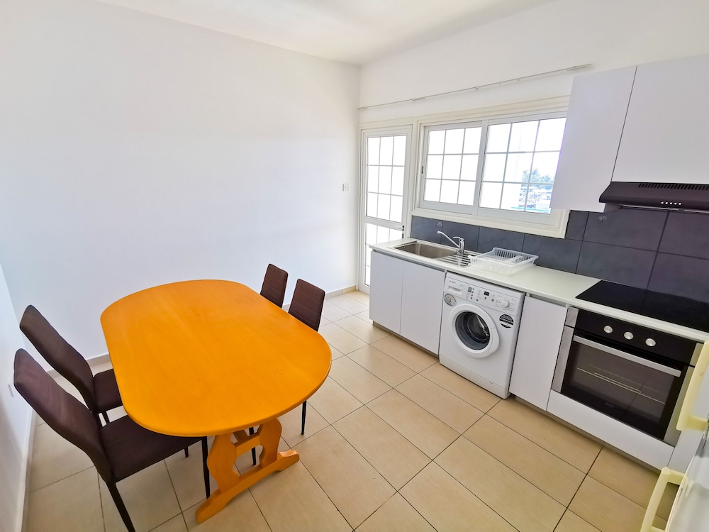 Apartment photo 2