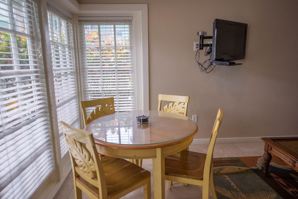 Condo, 1 Bedroom photo 2