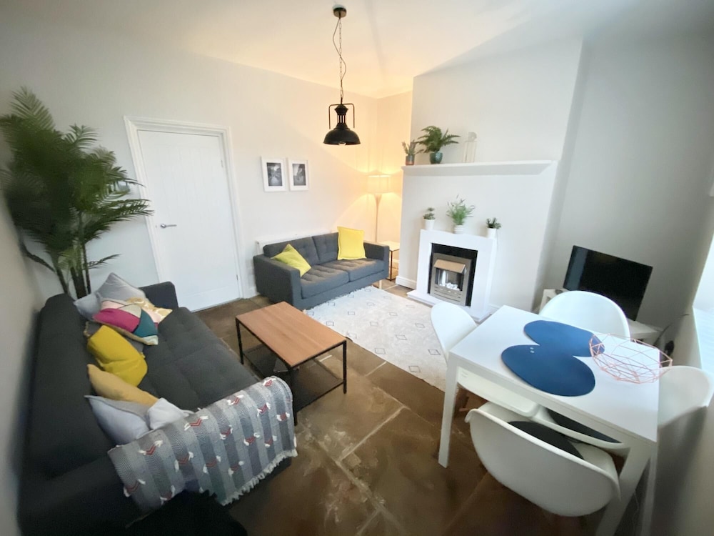 Apartment photo 2