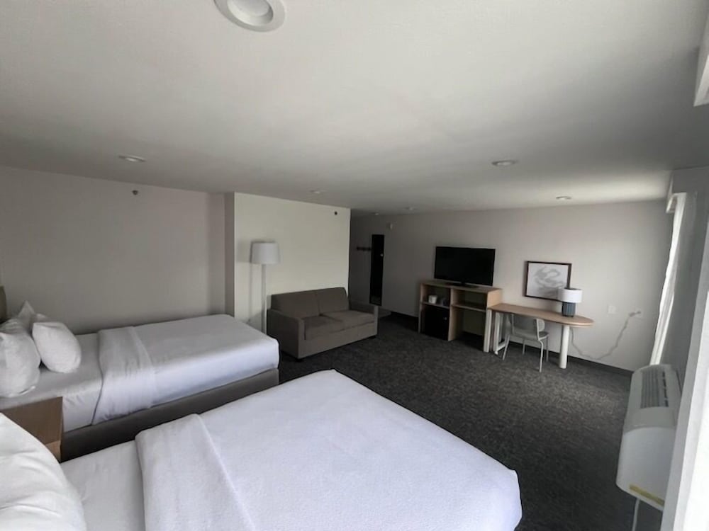 Room, Multiple Beds photo 2