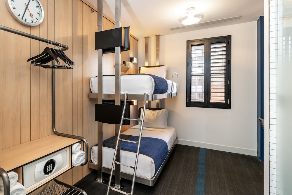 Room (Bunk Pod) - Photo 3