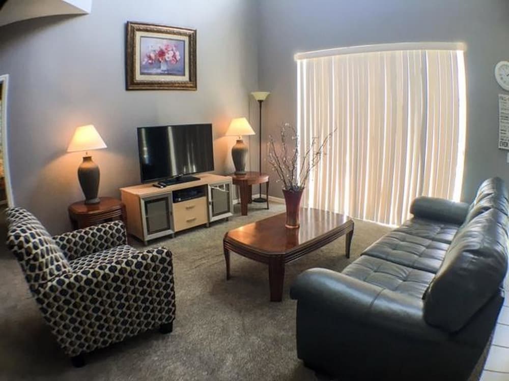 Apartment photo 1