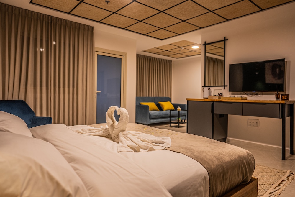 Deluxe Suite photo 2