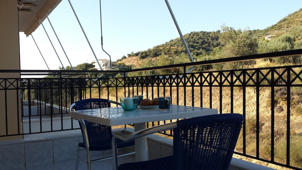 Studio, Mountainside photo 2