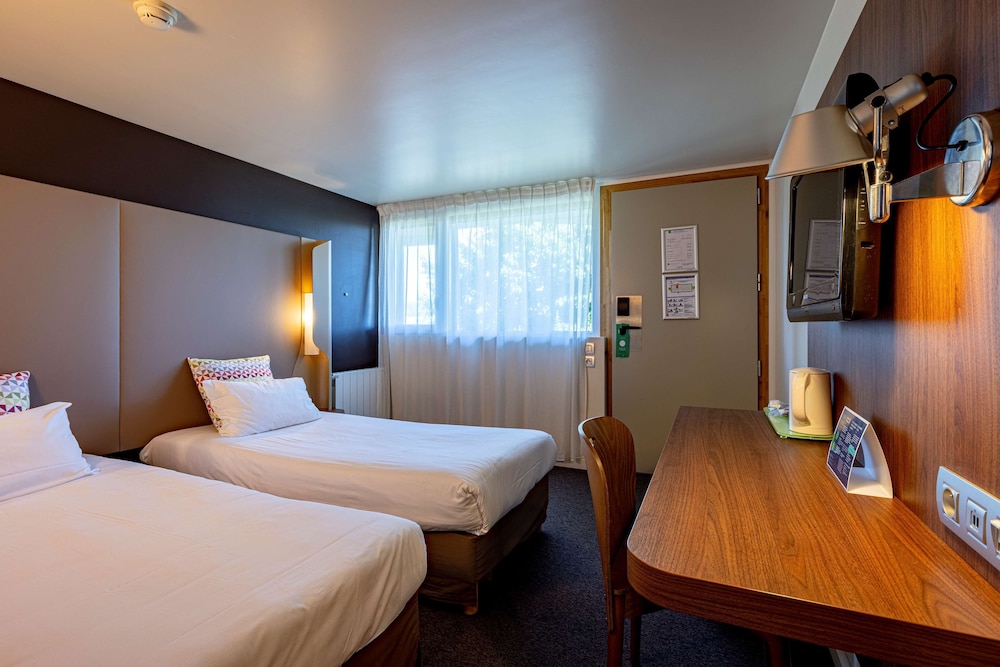 Standard Room, 2 Twin Beds (Junior Bed up to 10 years) - Photo 6