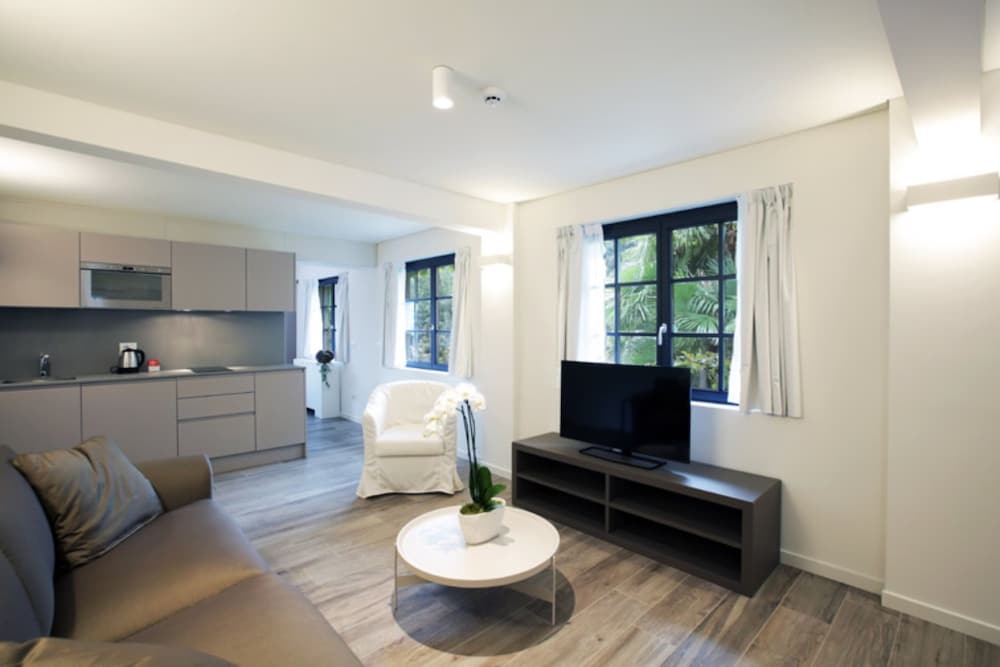 Apartment, Garden View