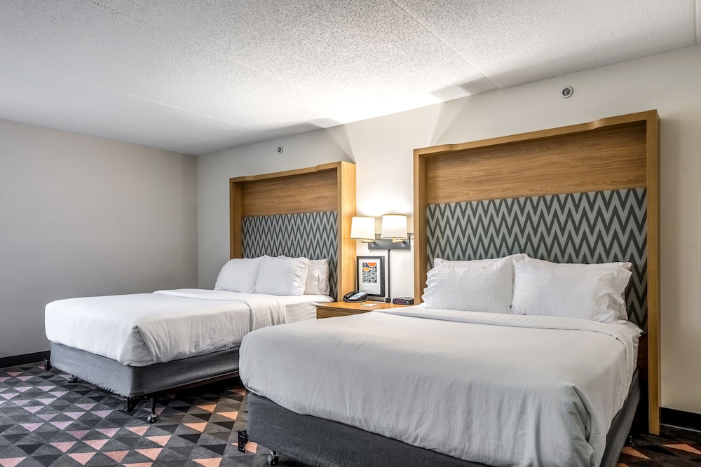 Standard Room, 2 Queen Beds, Accessible (Communication, Accessible Tub) - Photo 2