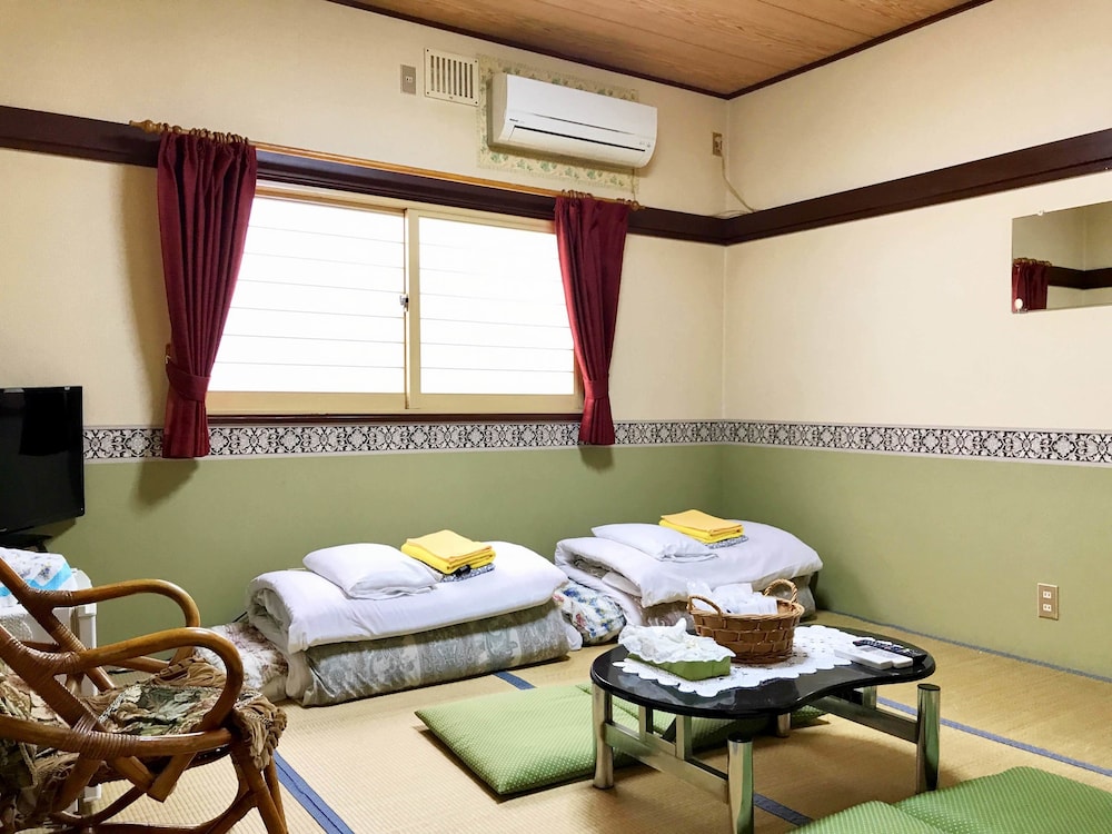 Japanese-Style Triple Room with Shared Bathroom - Non-Smoking photo 2