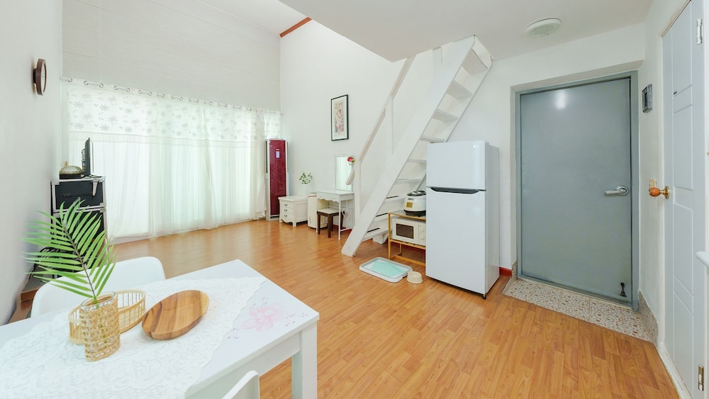 Basic Room, 1 Bedroom (blue 203)