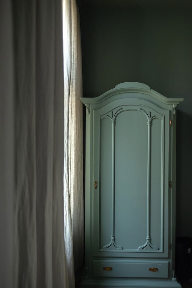 'total large' studio