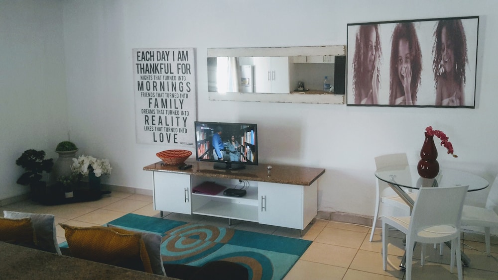 Jacaranda Studio photo 2