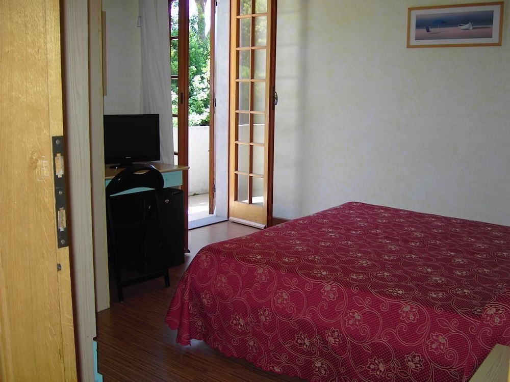 Double or Twin Room photo 2