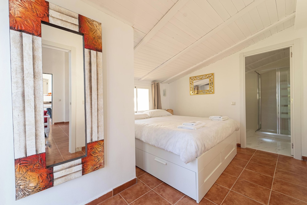 Apartment (9)