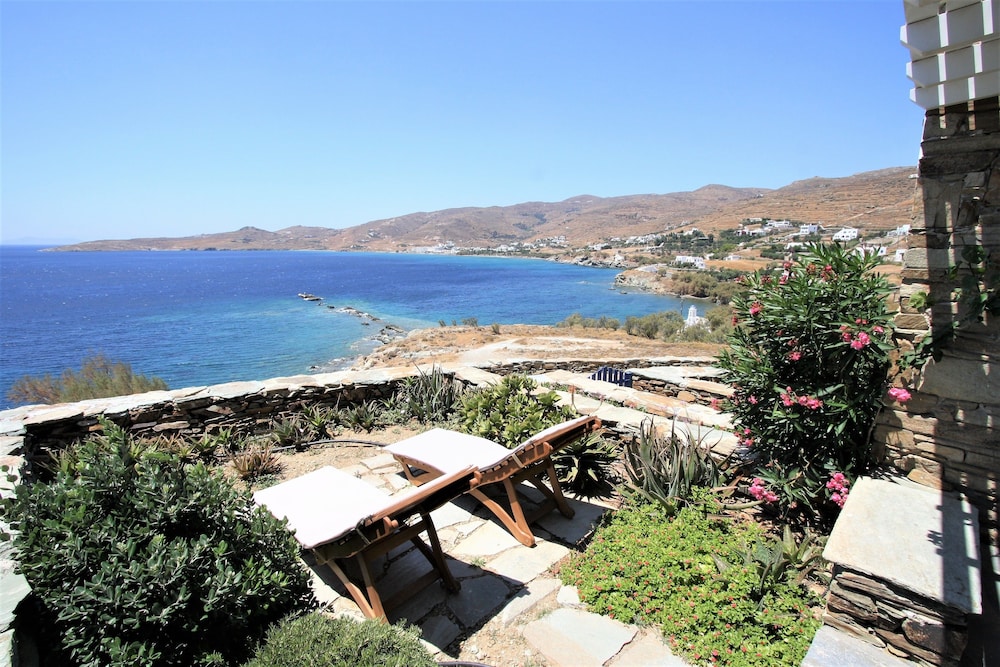 House, 2 Bedrooms, Sea View, Oceanfront photo 1