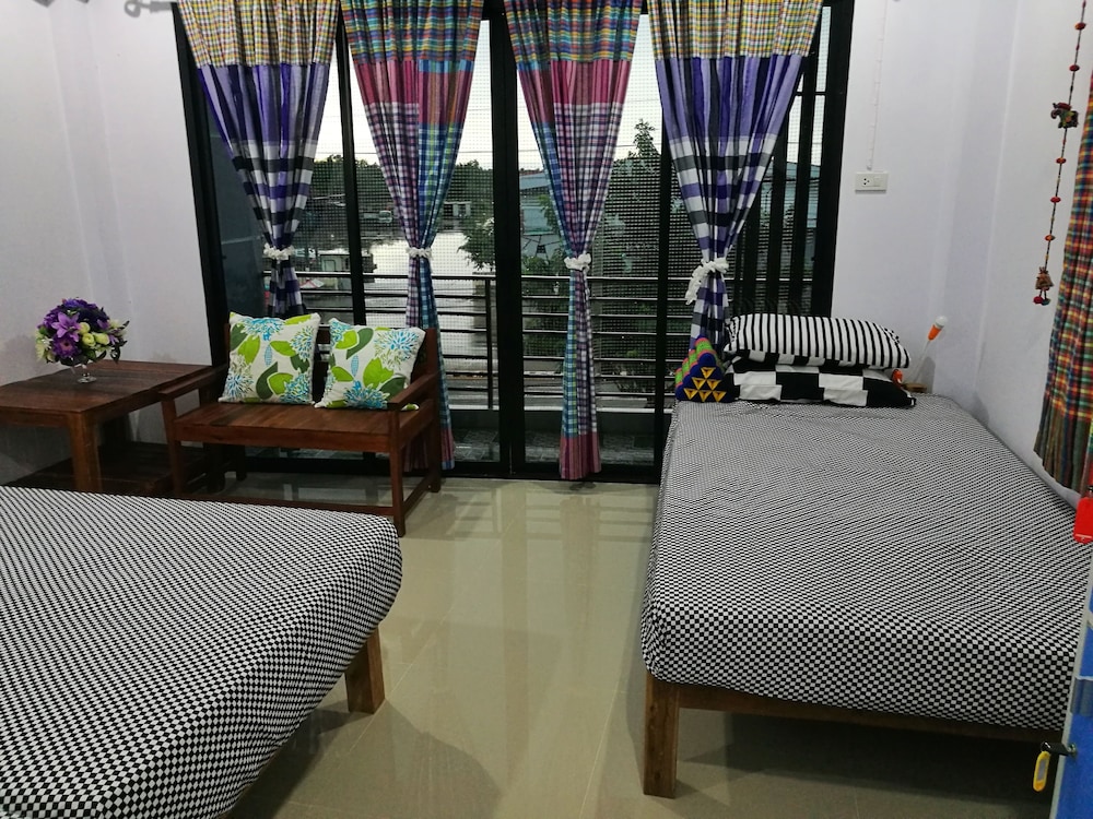 Family Room photo 1
