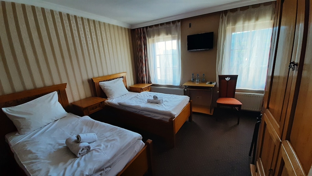 Twin Room - Photo 4