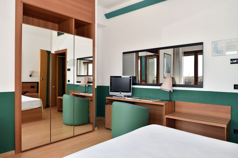 Comfort Quadruple Room photo 2