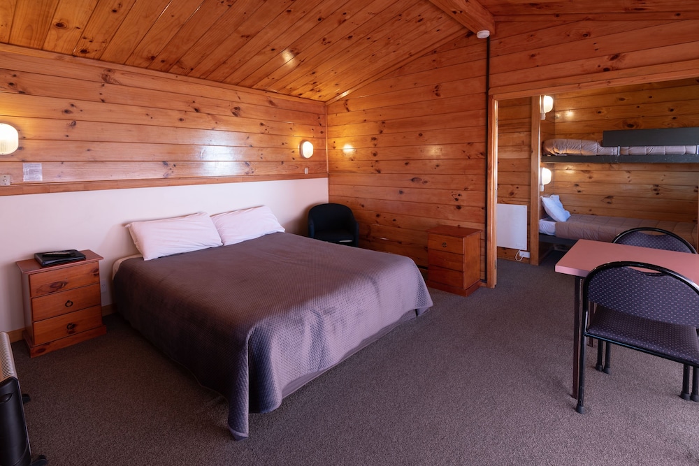 Cabin - Photo 1