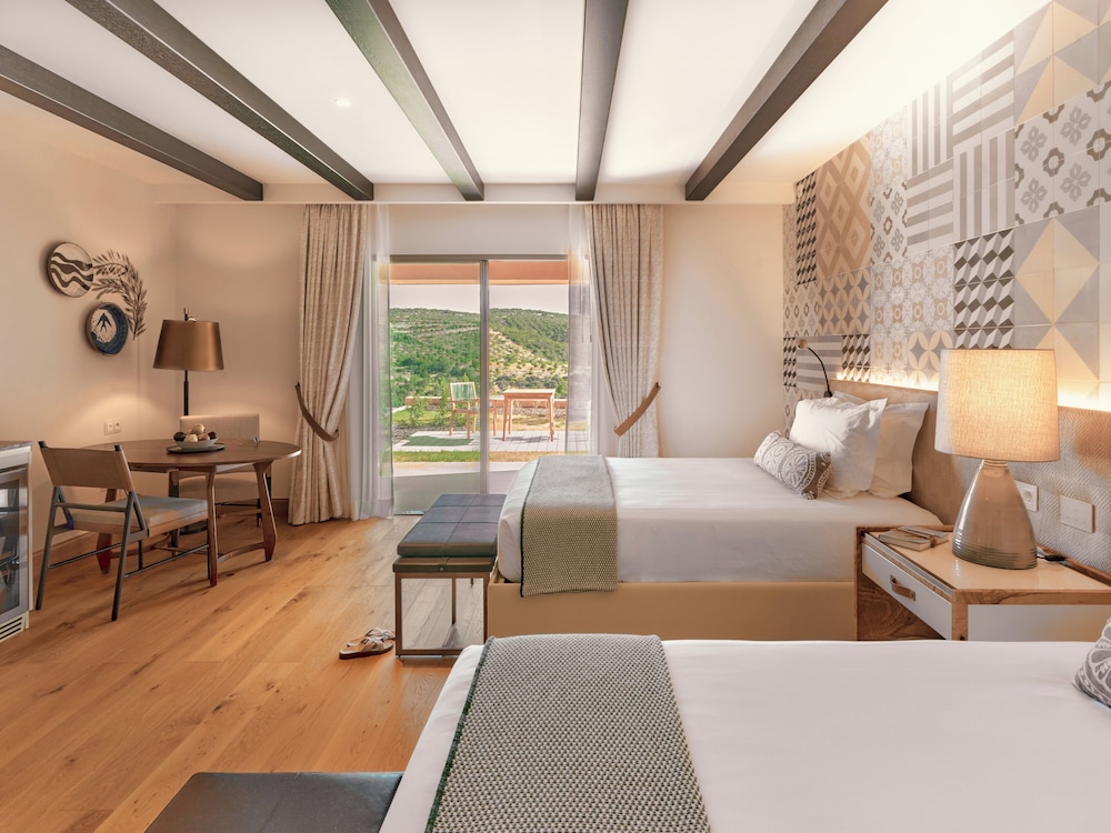 Deluxe Room, 2 Queen Beds, Terrace, Valley View - Photo 1