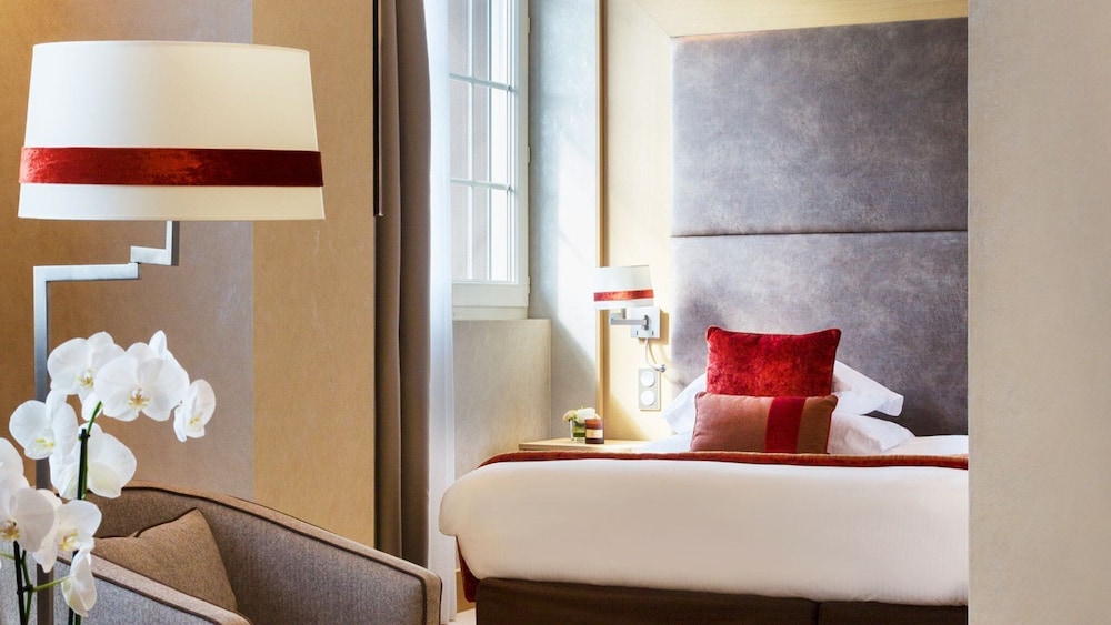 Suite, 1 King Bed, Golf View photo 2