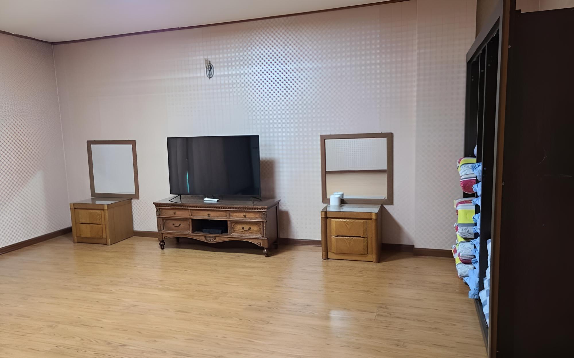 Room (Dream)