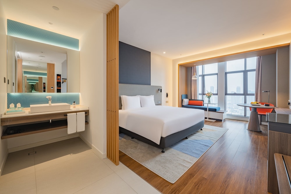 Standard Room, 1 King Bed - Photo 9