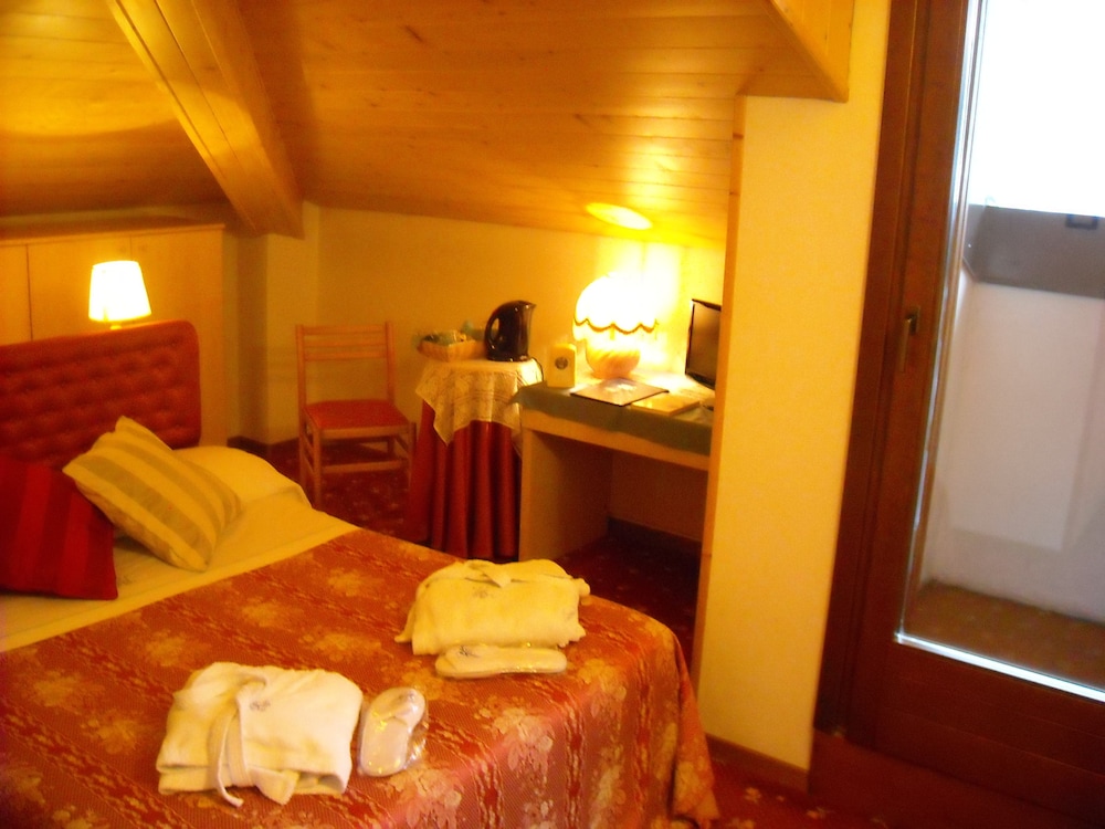 Economy Double Room - Photo 2