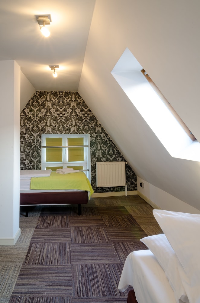 Comfort Quadruple Room, Non Smoking, Bathtub - Photo 2
