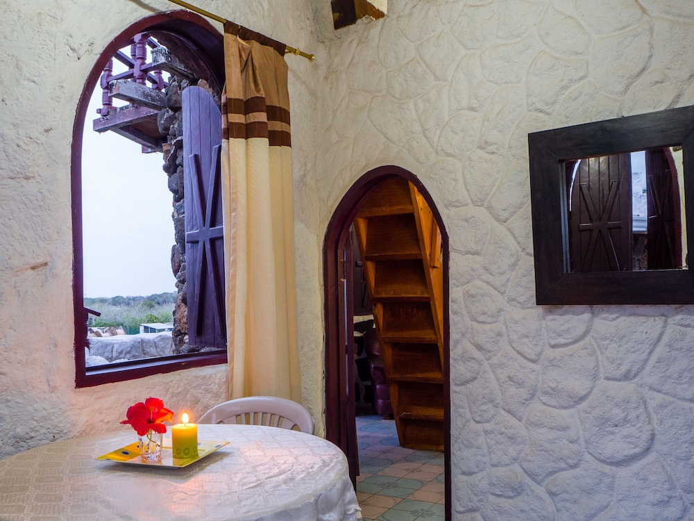Family Room, 2 Bedrooms, Balcony, Garden View photo 1
