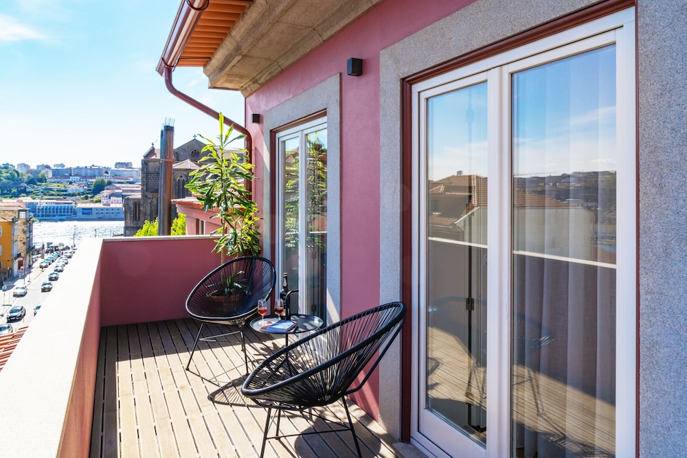 Luxury Suite, Balcony - Photo 9