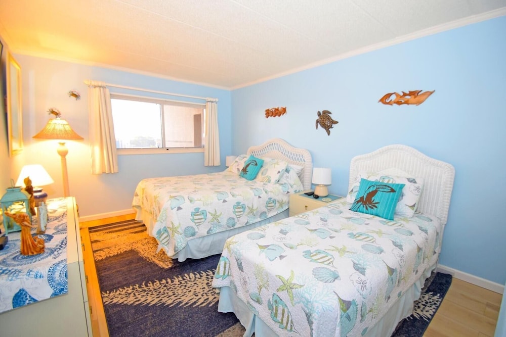 Condo, 2 Bedrooms