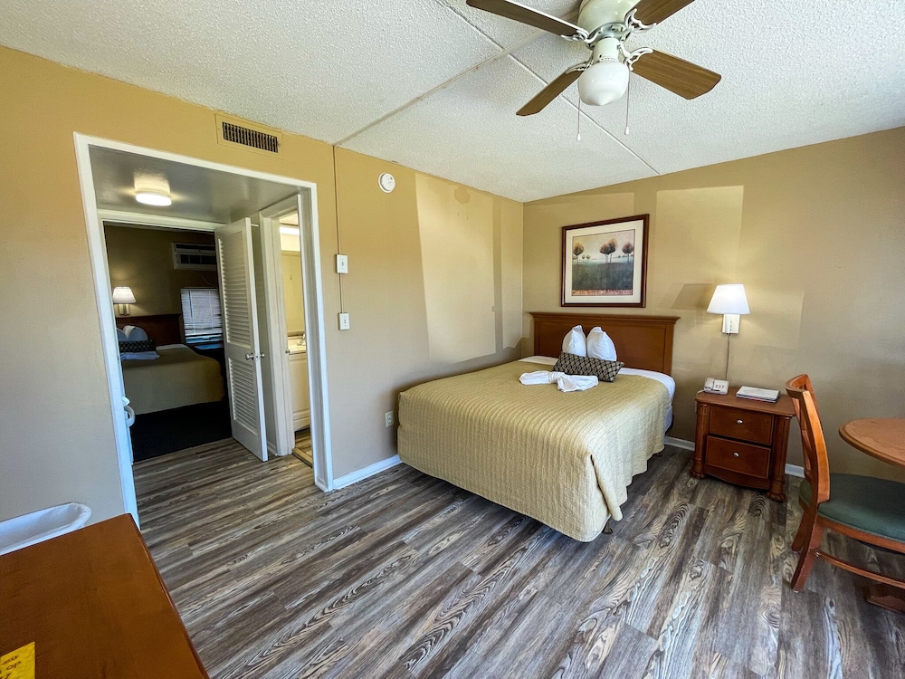 Triple Room, Kitchen, Partial Ocean View - Photo 1