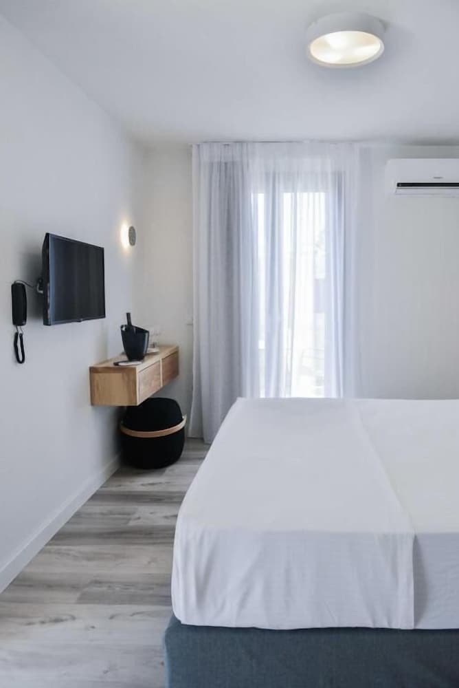 Superior Double Room - Photo 3