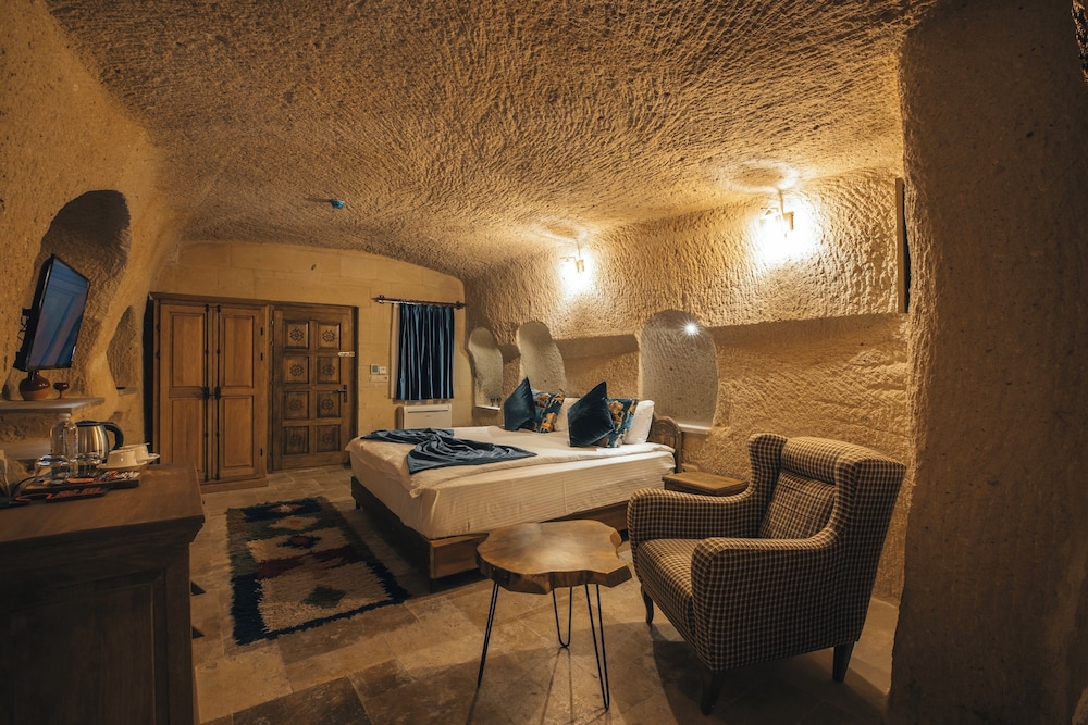 Deluxe Suite - Photo 7